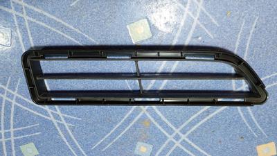 Решётка переднего бампера нижняя левая G8 TOYOTA Hilux 53113-0K010