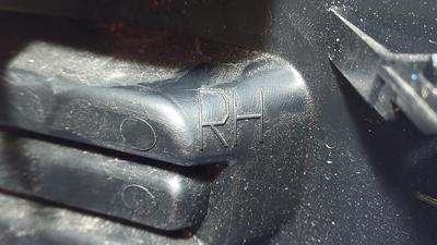Заглушка переднего бампера правая G8 TOYOTA Hilux 52127-0K850