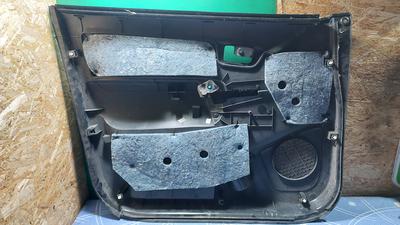 Обшивка двери передняя правая G7 TOYOTA Hilux 67610-0K010