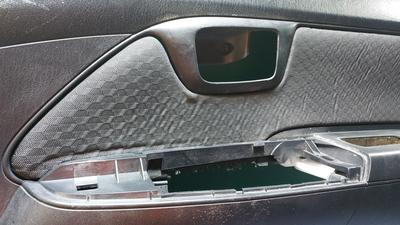 Обшивка двери передняя правая G7 TOYOTA Hilux 67610-0K010
