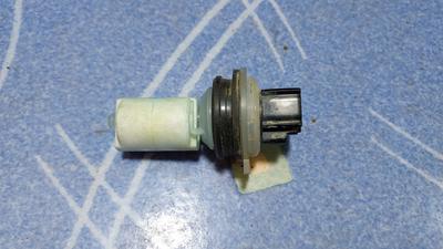 Датчик уровня жидкости бачка омывателя G8 TOYOTA Hilux 85397-30400