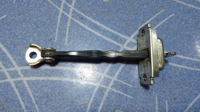 Ограничитель двери передней G8 TOYOTA Hilux 68610-0K091