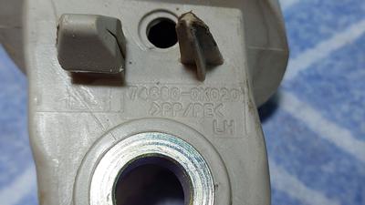 Ручка средней стойки левая G8 TOYOTA Hilux 74680-0K020-B0