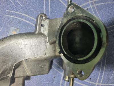 Патрубок турбины впускной G8 TOYOTA Hilux 17203-0E010