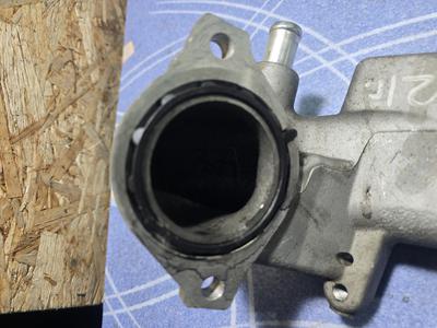 Патрубок турбины впускной G8 TOYOTA Hilux 17203-0E010