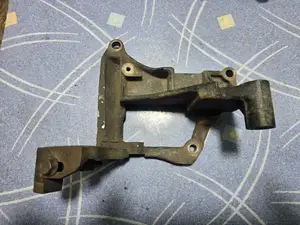 Кронштейн подогревателя охлаждающей жидкости 1GD TLC Prado 150